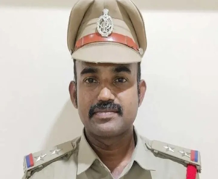 పేకాట స్థావరంపై దాడి.. నలుగురి అరెస్ట్