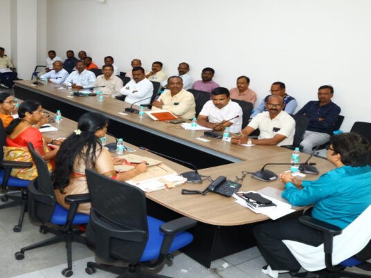 ‘ఇంటర్మీడియట్‌లో వంద శాతం ఉత్తీర్ణతకు కృషి చేయాలి’