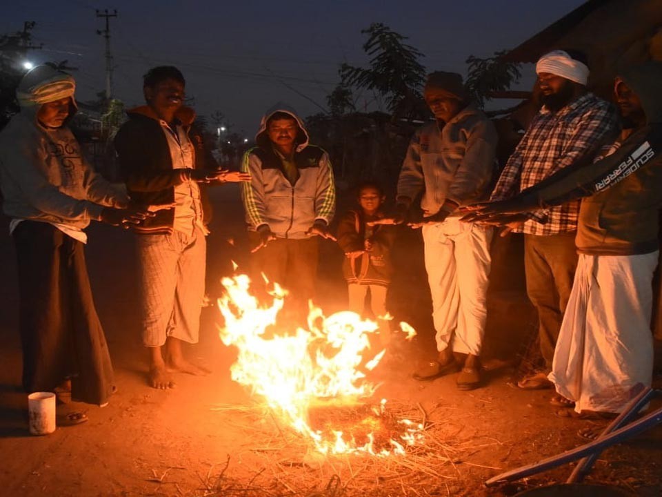 గోకవరంలో పెరిగిన చలి తీవ్రత