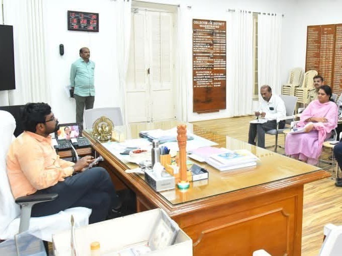 ఎరువుల వినియోగంపై అవగాహన అవసరం: కలెక్టర్