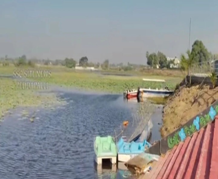 ఎల్లమ్మ చెరువుకు నిలిచిన బోటింగ్!