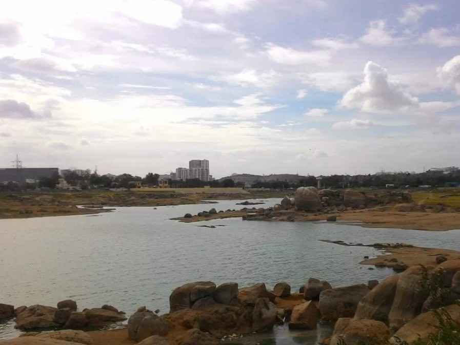 ‘ఖాజాగూడ పెద్ద చెరువు కాపాడాలని వినతి’