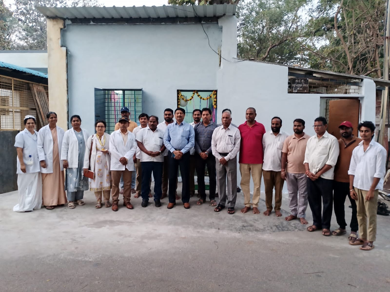 అంబులెన్స్ డ్రైవర్లకు రెస్ట్ రూమ్ ప్రారంభం