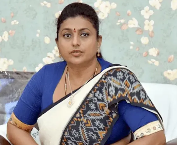 పోలీసులపై మాజీమంత్రి రోజా ఘాటు వ్యాఖ్యలు