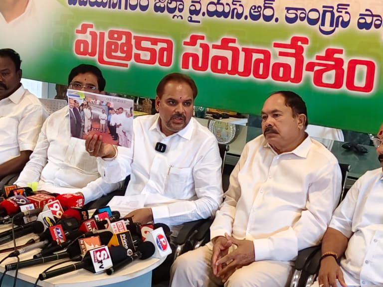 భోగాపురం ఎయిర్‌పోర్టు ఘనత జగన్‌దే: మజ్జి శ్రీనివాసరావు