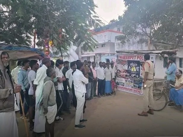 ‘నిబంధనలు పాటిస్తూ ప్రాణాలు కాపాడుకోవాలి’