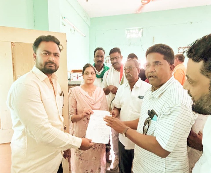 ఓటర్ల జాబితాను సరిచేయాలని సబ్ కలెక్టర్‌కు వినతి