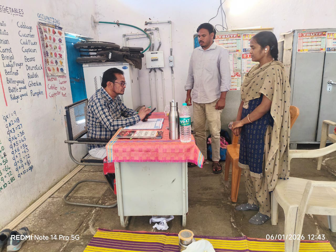 విద్యార్థులకు మెనూ ప్రకారం భోజనం పెట్టాలి: ఎంఈవో