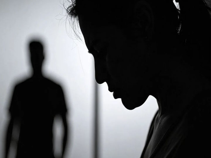 పదోతరగతి విద్యార్థినిపై అసభ్య ప్రవర్తన