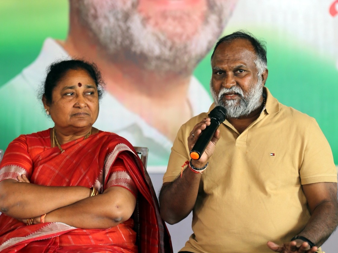 రెండు మున్సిపాలిటీలను కాంగ్రెస్ కైవసం చేసుకోవాలి: జగ్గారెడ్డి