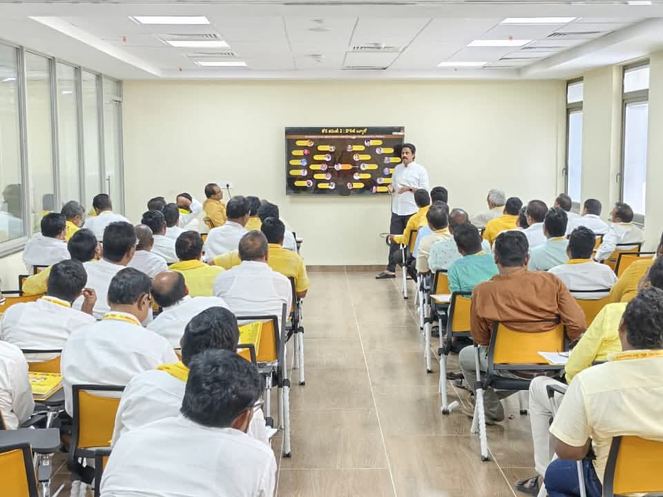 ప్రతి ఒక్కరూ సైనికుల్లా పనిచేయాలి: ఎమ్మెల్యే