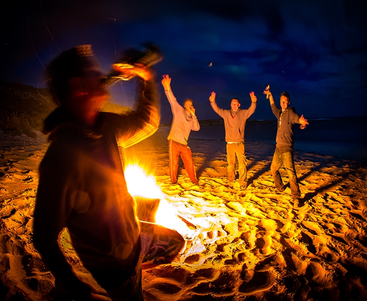 క్యాంప్ ఫైర్ వద్ద మద్యం తాగుతున్నారా?