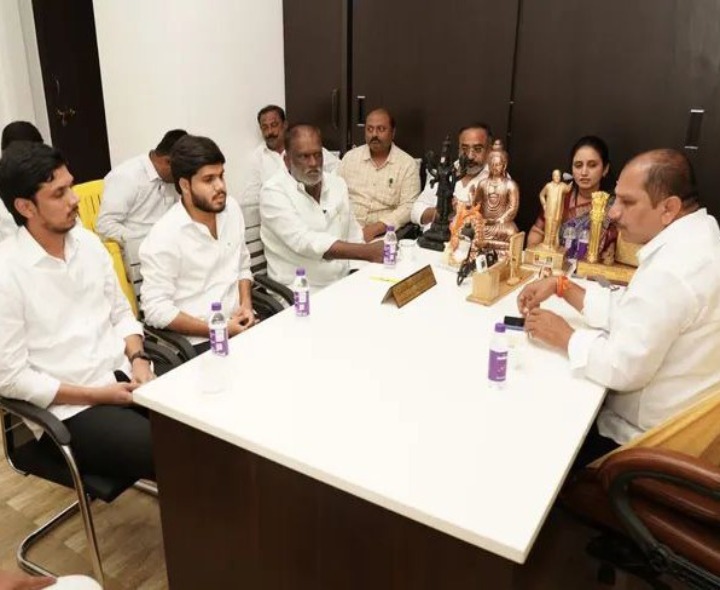 ప్రమాణ స్వీకార కార్యక్రమానికి ఎమ్మెల్యేకు ఆహ్వానం