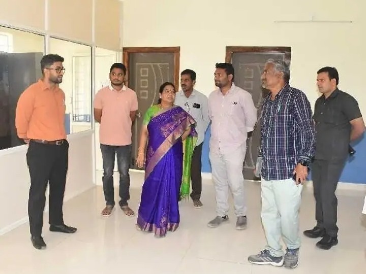 ప్రాథమిక ఆరోగ్య కేంద్రాన్ని పరిశీలించిన  మేయర్