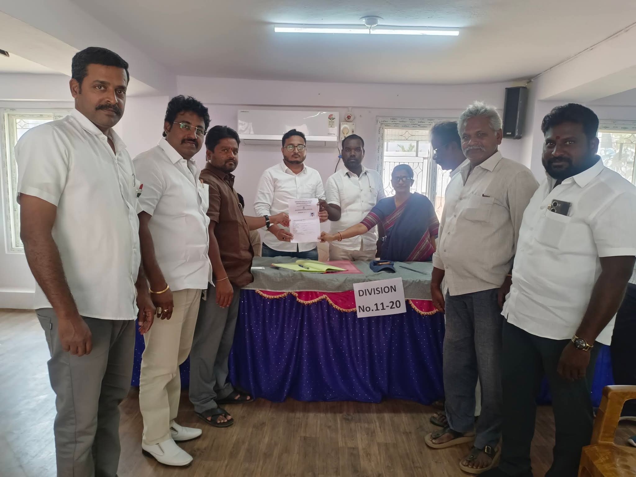 ‘కార్పొరేటర్‌గా పోటీ చేసేందుకు అవకాశం ఇవ్వండి’