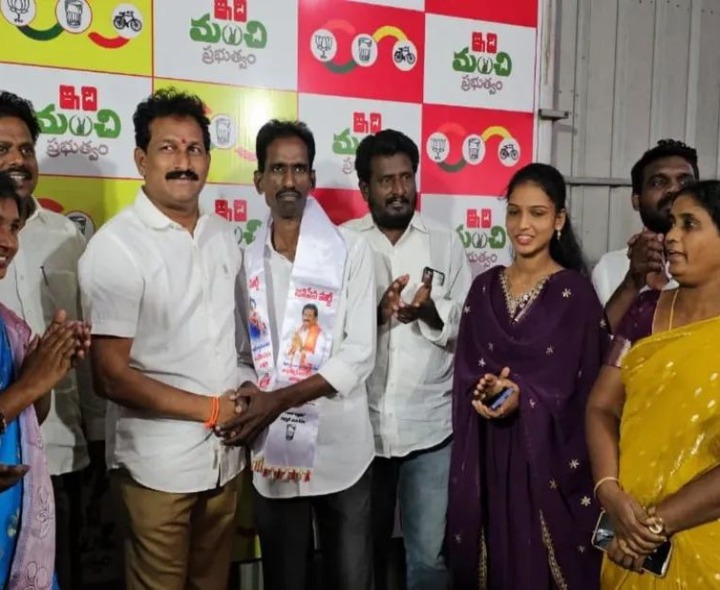 జనసేనలో చేరిన వైసీపీ కీలక నేత