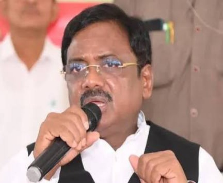 నేడు జిల్లాలో పర్యటించనున్న మంత్రి వివేక్