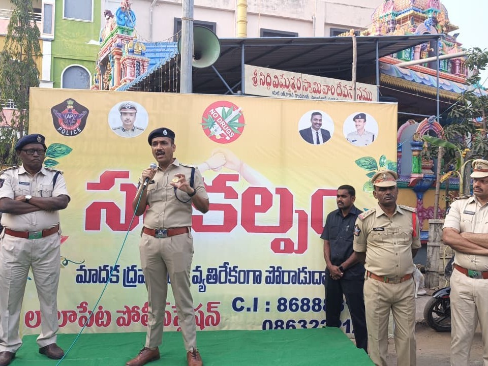 నగరంలో పోలీసుల కార్డన్ అండ్ సెర్చ్.. వాహనాలు సీజ్