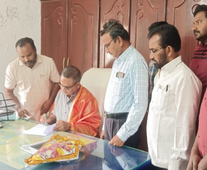 హౌసింగ్ కార్పొరేషన్ జిల్లా అధికారిగా శ్రీనివాస ప్రసాద్