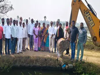 ‘గుర్రపు డెక్క తొలగింపుతో రైతులకు ఊరట’