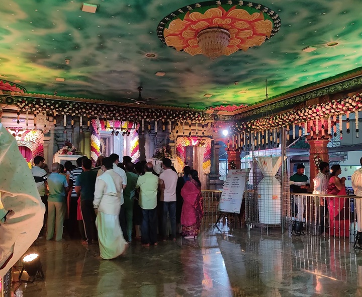 వెంకన్న ఆలయంలో వెండి నగలు చోరీ