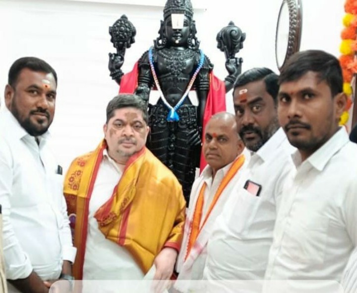 మంత్రి పొన్నం‌ను  కలిసిన గౌడ సంఘం సభ్యులు