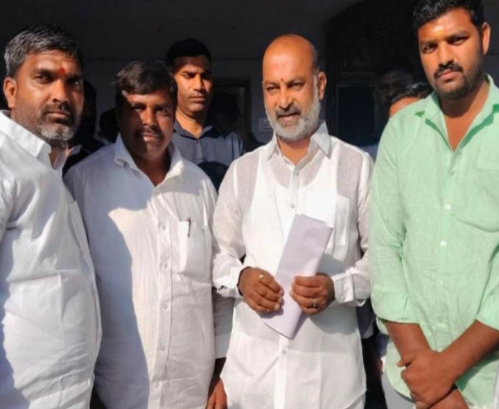 కేంద్ర మంత్రిని కలిసిన బీజేపీ నాయకులు