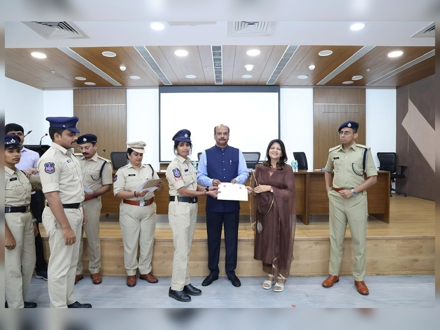 పోలీసు శాఖలో ‘తెలుగు’ వెలుగు