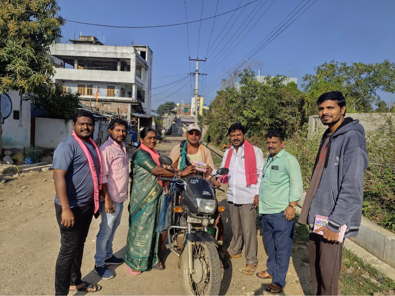 కాంగ్రెస్ పార్టీకి ప్రజలు బుద్ధి చెప్పాలి: BRS నేతలు