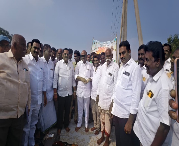 మంజూరైన పనులను వెంటనే పూర్తి చేయాలి: ఎమ్మెల్యే