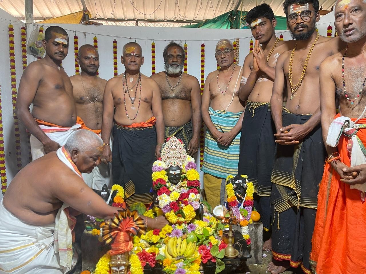 అయ్యప్ప ఆలయంలో ప్రత్యేక పూజలు