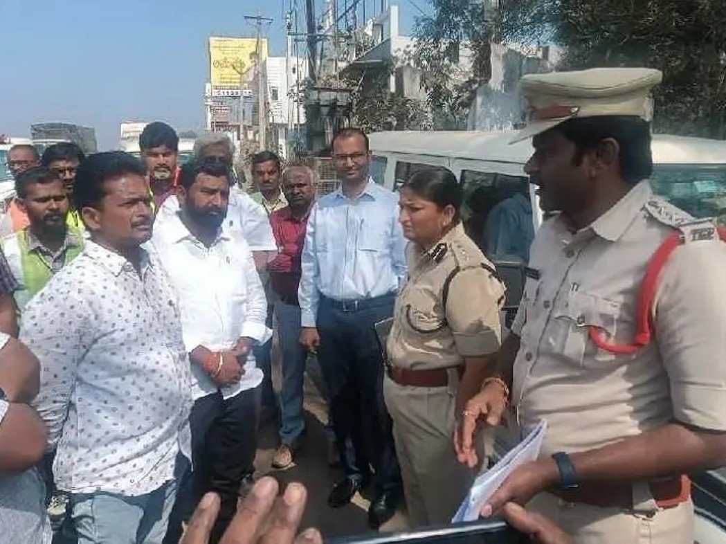 సంక్రాంతి రద్దీపై ఎస్పీ నిఘా.. రహదారి పరిశీలన