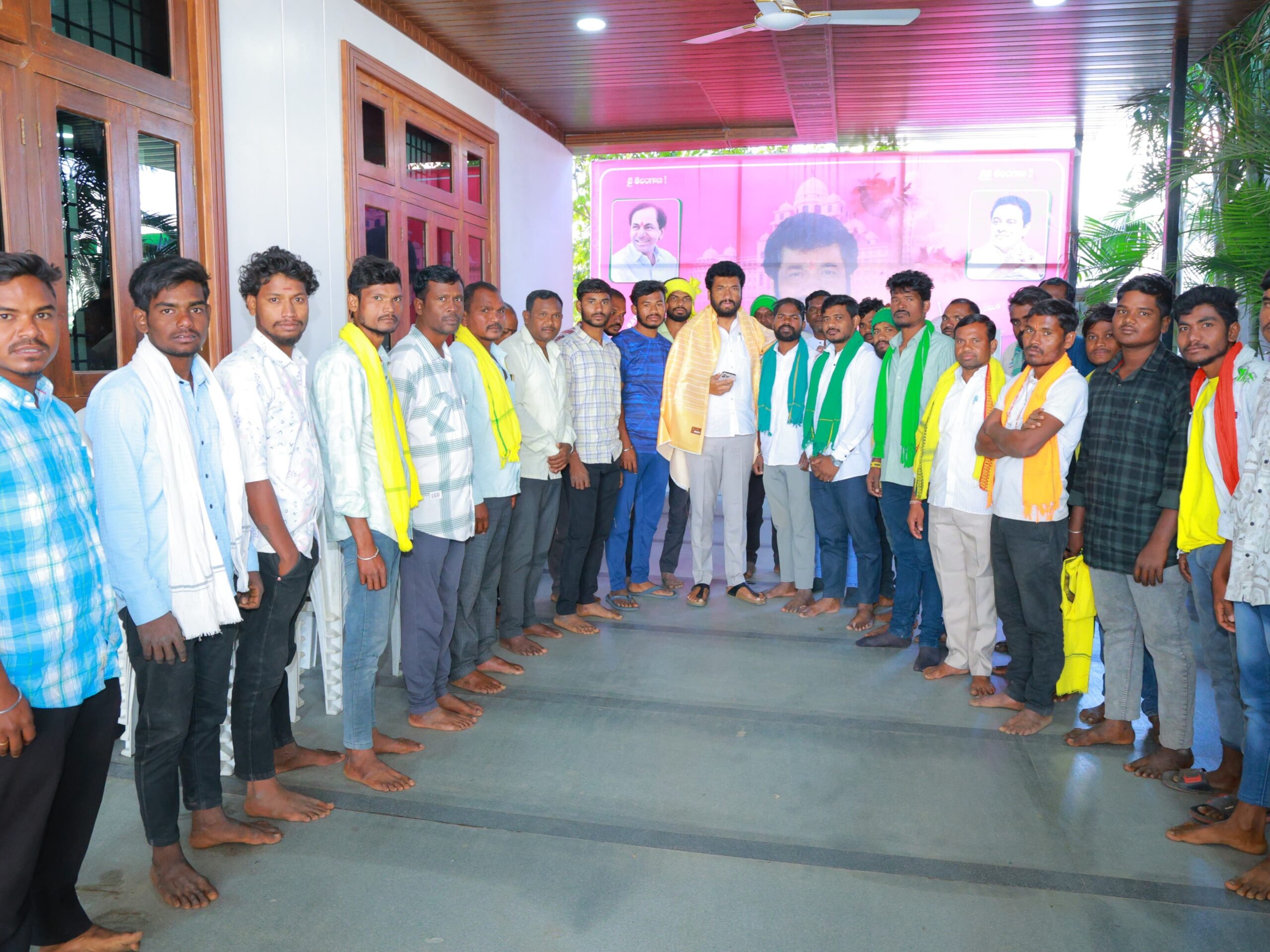 గ్రామాన్ని అభివృద్ధిలో ముందుకు తీసుకెళ్లాలి: ఎమ్మెల్యే