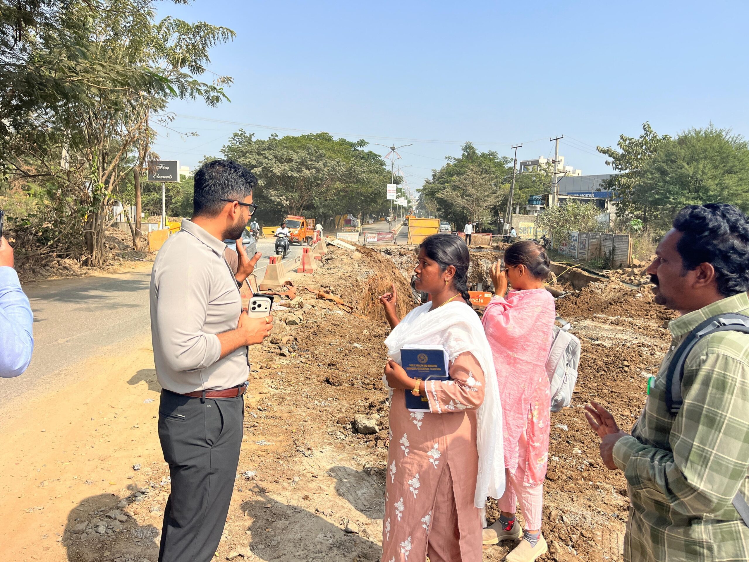 ‘రహదారులపై నీరు నిలవకుండా చర్యలు తీసుకోవాలి’