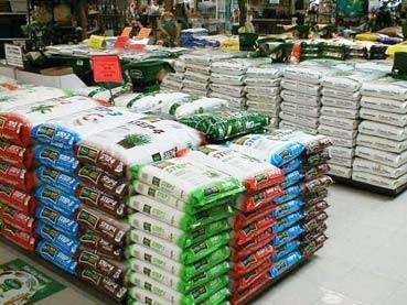 హకా కేంద్రంలో యూరియా సరఫరా ప్రారంభం