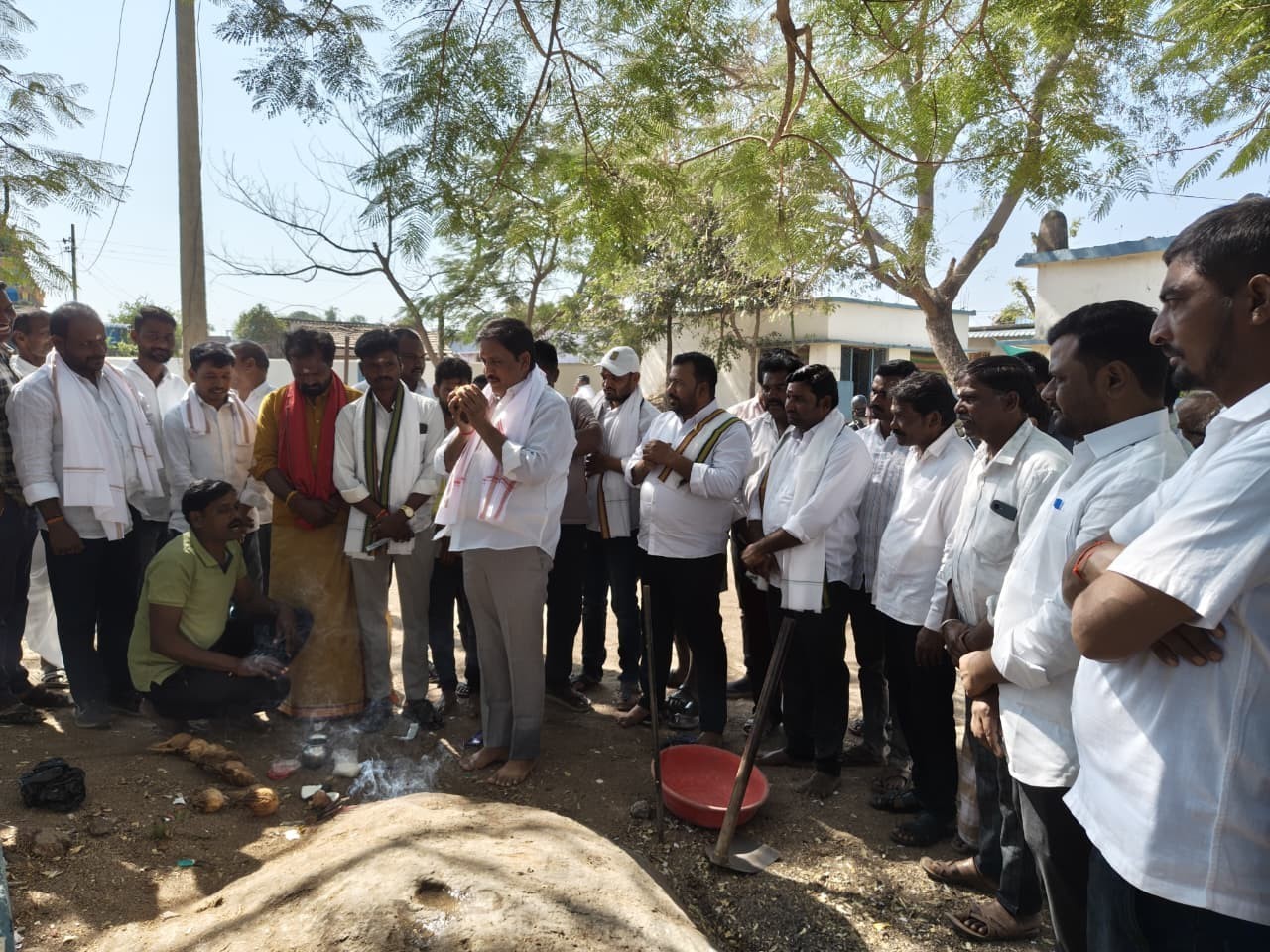 అభివృద్ధి పనులకు భూమి పూజ