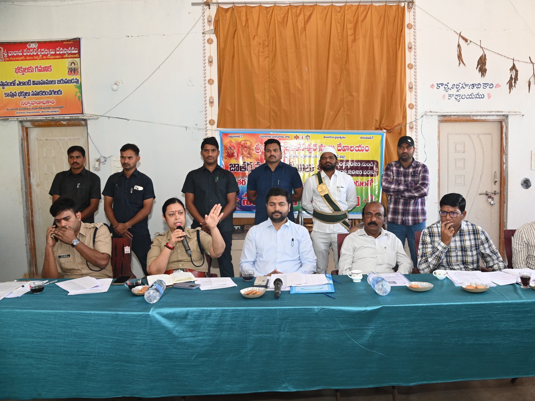 జాతర ఏర్పాట్లను పరిశీలించిన కలెక్టర్