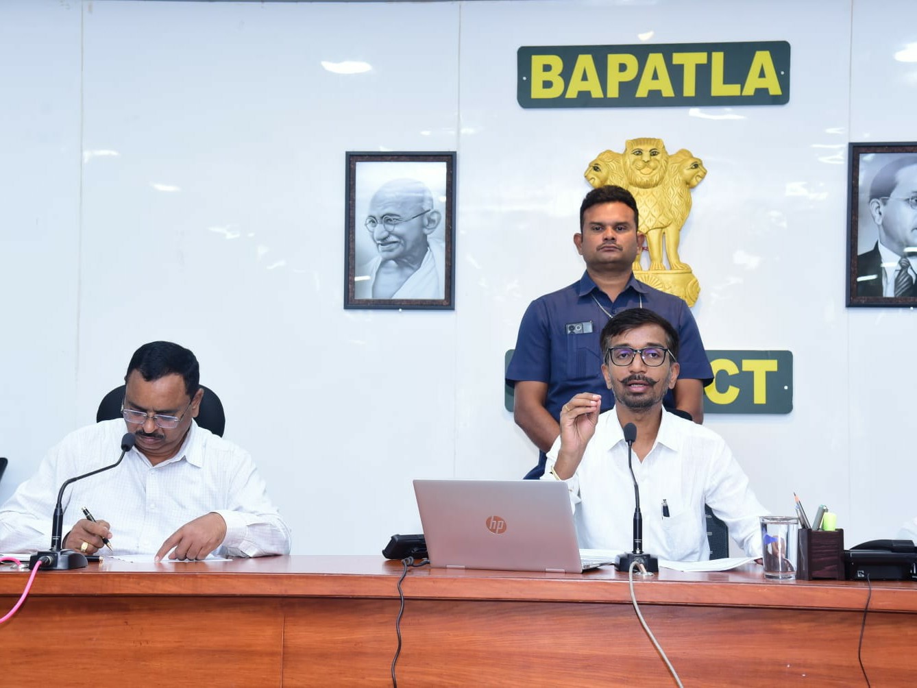 గణతంత్ర దినోత్సవ వేడుకలపై కలెక్టర్ సమీక్ష