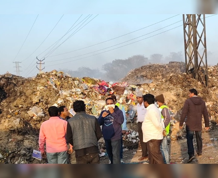 డంపింగ్ యార్డ్‌ను పరిశీలించిన సర్కిల్ డిప్యూటీ కమిషనర్
