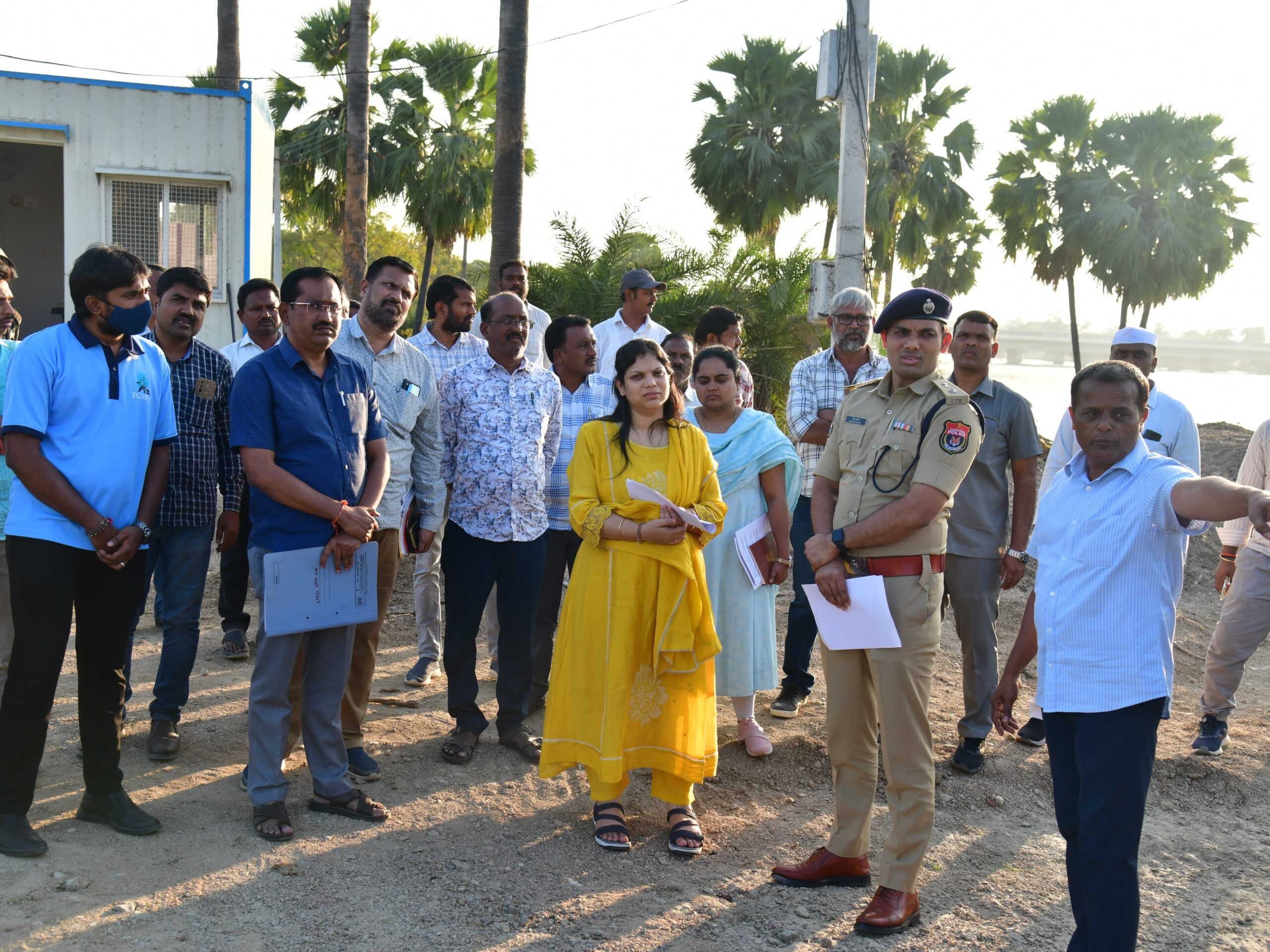 ఇసుక అక్రమ రవాణా చేస్తే కఠిన చర్యలు