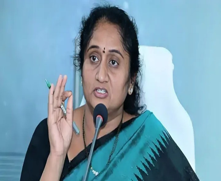 సీమలో ప్రతి ఎకరాకు నీరందించేది మేమే: మంత్రి