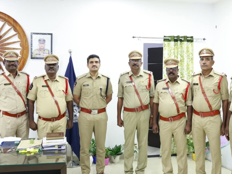 బాధ్యతాయుతంగా పనిచేయాలి: ఎస్పీ