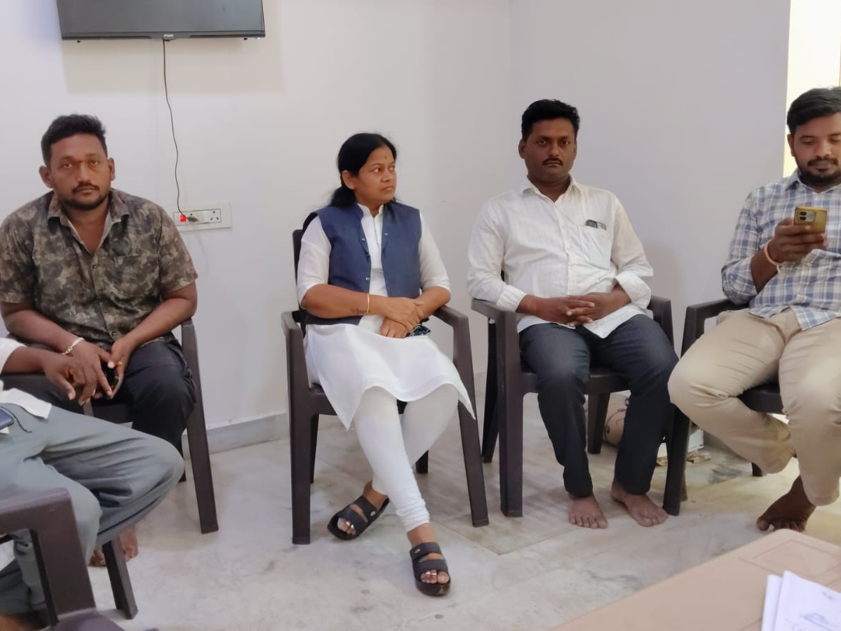 కార్పొరేషన్ ఎన్నికలపై చర్చించిన తోట దేవి ప్రసన్న