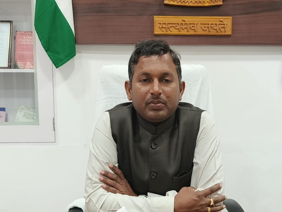 నూతన కార్యాలయాన్ని సందర్శించిన జేసీ