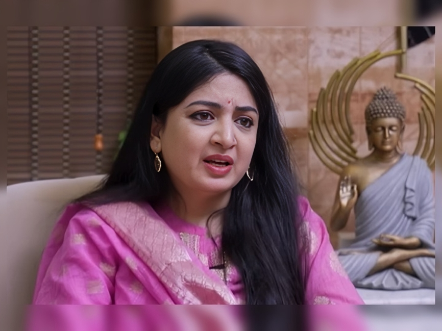 డైరెక్టర్‌పై పూనమ్ కౌర్ సంచలన వ్యాఖ్యలు