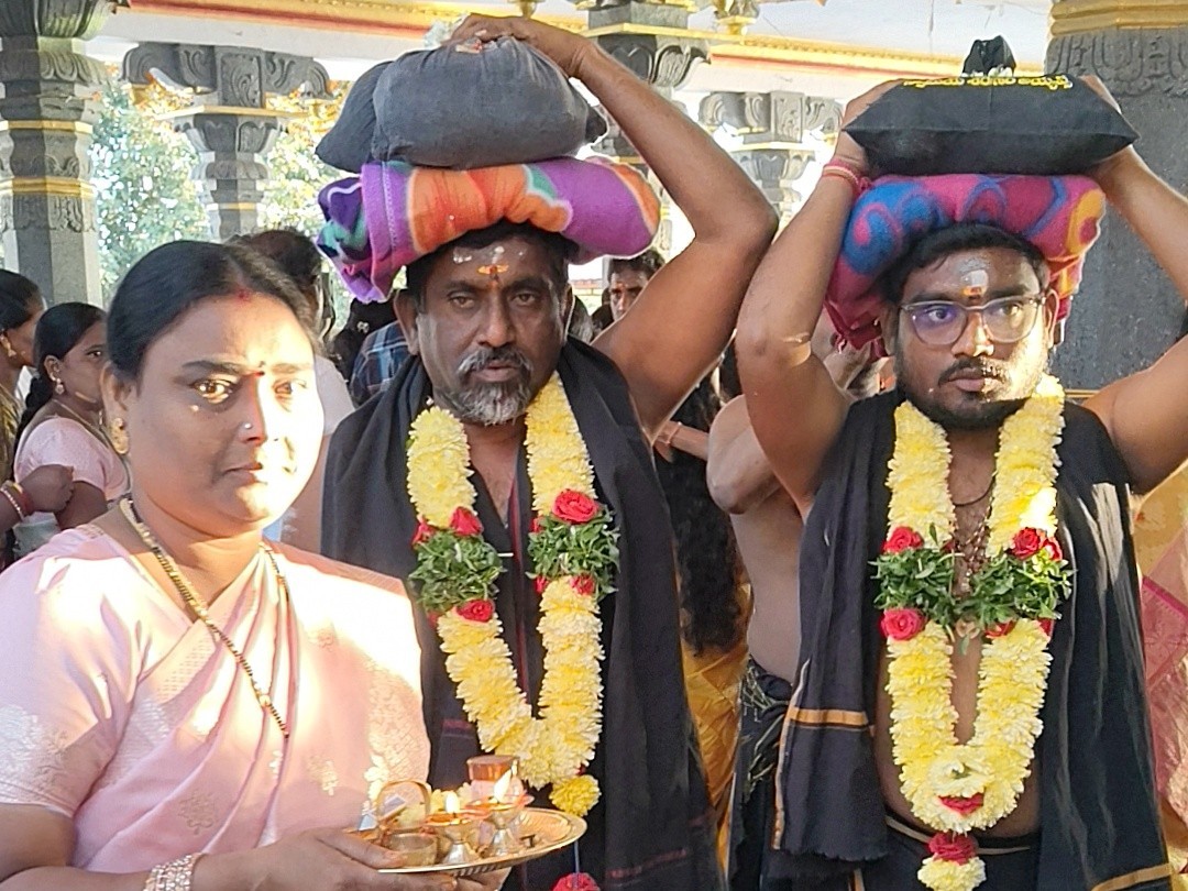 అయ్యప్ప దేవాలయంలో ఇరుముడి కార్యక్రమం