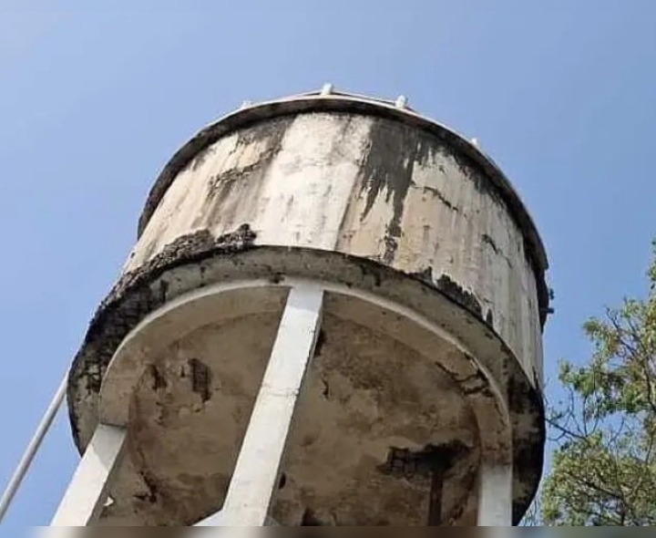 శిథిలావస్థలో వాటర్ ట్యాంక్