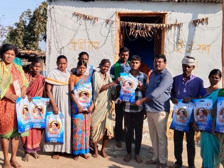 ఇందిరమ్మ చీరల పంపిణీ కార్యక్రమం