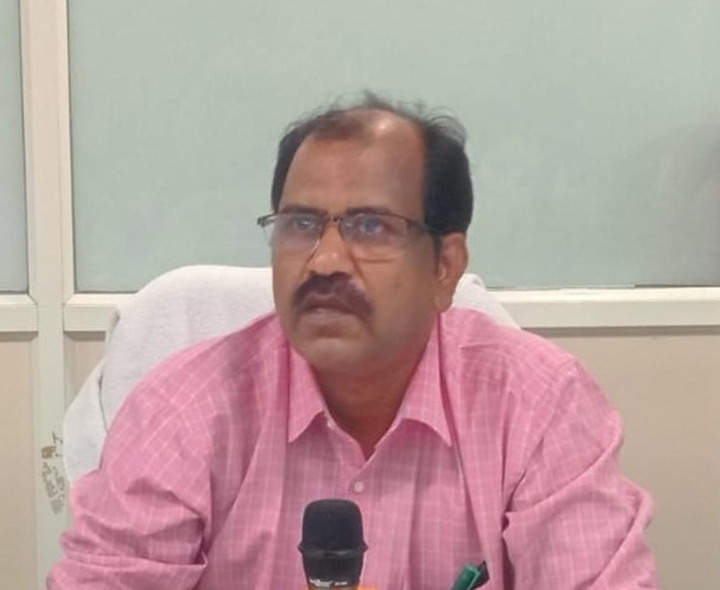 మున్సిపల్ కమిషనర్ బదిలీపై చర్చ