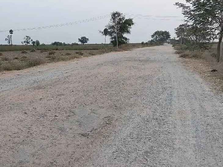 అధ్వానంగా రాజోలి–వడ్డేపల్లి రహదారి